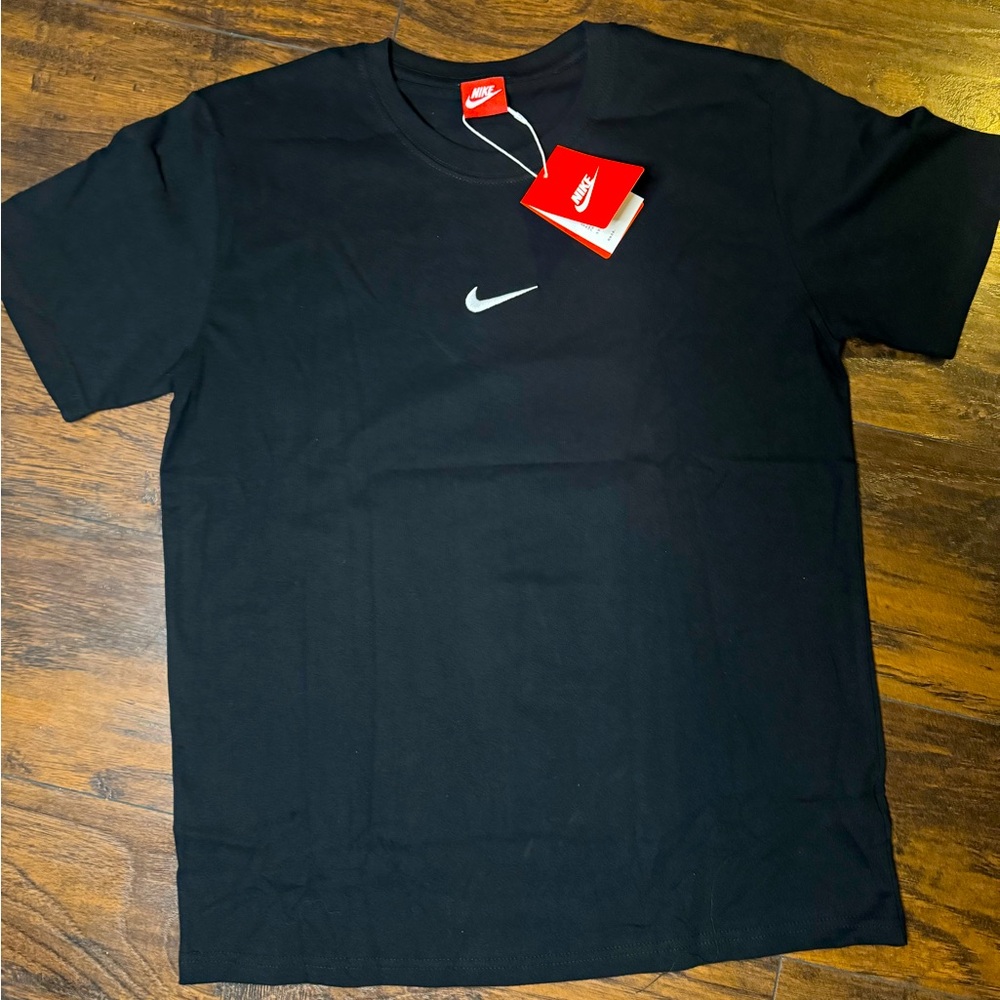 Nike T-Shirt Black sz XL RUNS SMALL